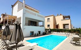 Villa Gagra - Villa With Private Pool, Air Con And Heating